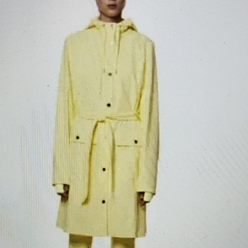 RAINS - Curve W Jacket Color (yellow) Size: Medium NWT